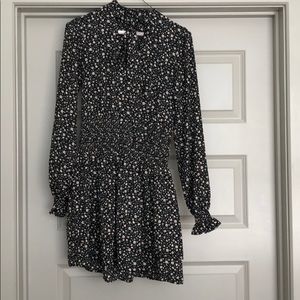 Floral long sleeve dress. Lightweight material.